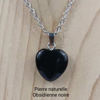 Collier pierre naturelle Obsidienne noire en forme de cœur qualité A provenance du Brésil
