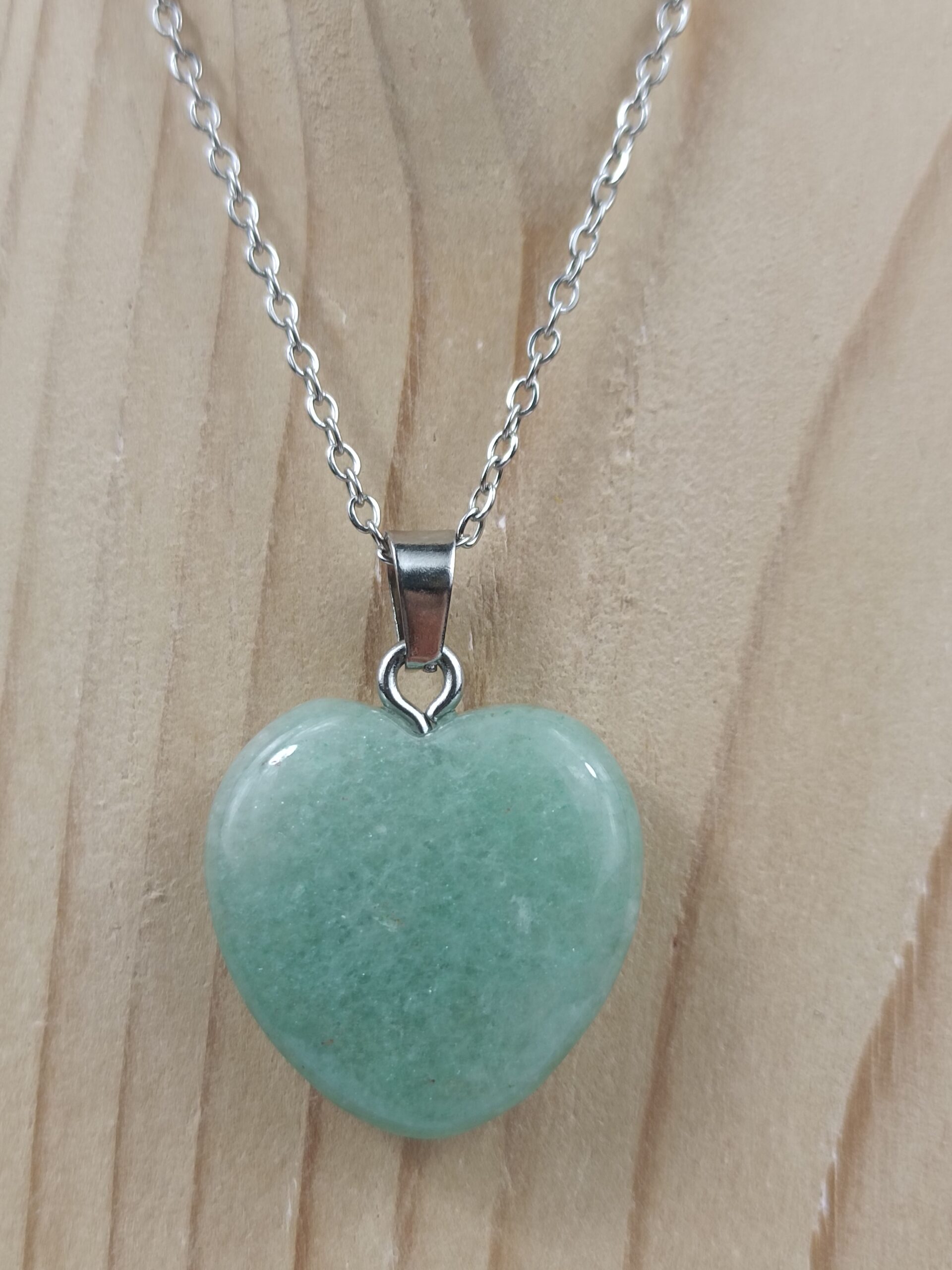 Collier cœur en Aventurine verte naturelle avec chaîne argentée – Qualité A – Image 2