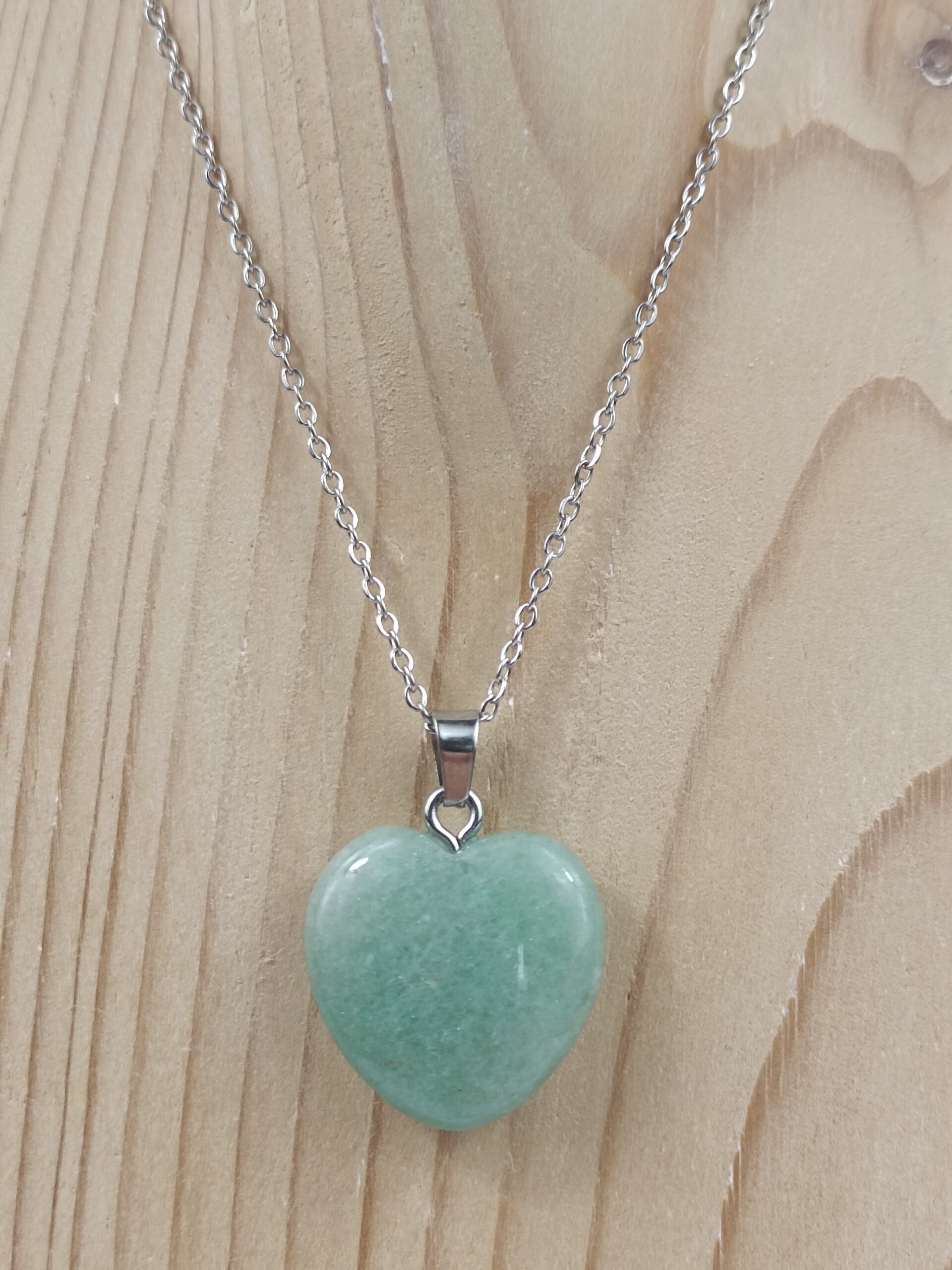 Collier cœur en Aventurine verte naturelle avec chaîne argentée – Qualité A – Image 3