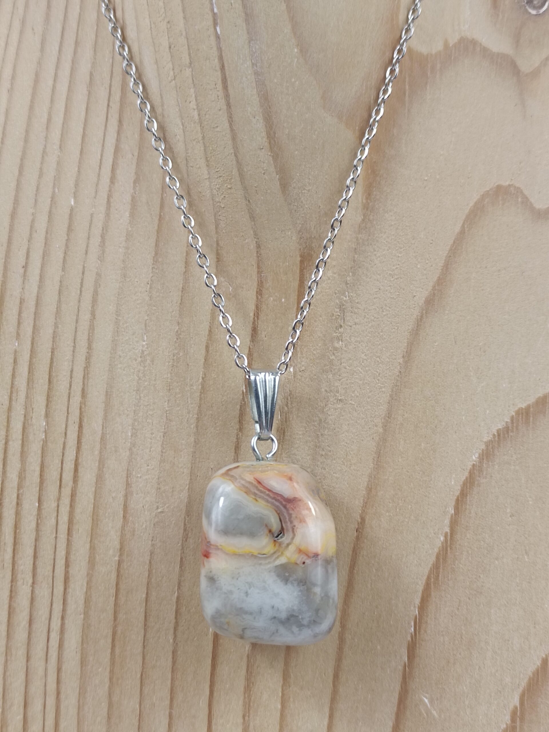 Collier pierre roulée Crazy Lace naturelle avec chaîne argentée – Qualité A – Image 3