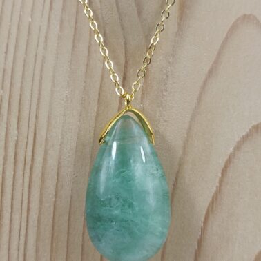 Collier goutte sautoir Fluorine belle qualité A provenance de Chine