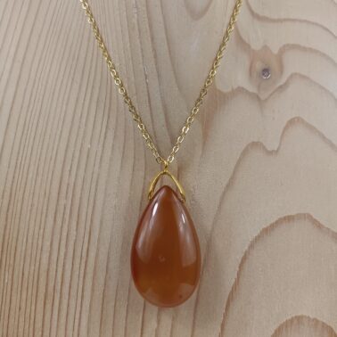 Collier goutte sautoir en Cornaline naturelle avec chaîne dorée – Qualité A