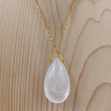 Collier goutte sautoir en Cristal de Roche naturel avec chaîne dorée – Qualité A