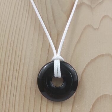 Collier Donut en Obsidienne noire naturelle avec cordon blanc – Qualité A