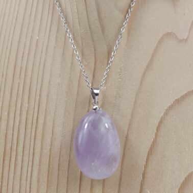 Collier en Améthyste claire roulée avec chaîne argentée – Qualité A+
