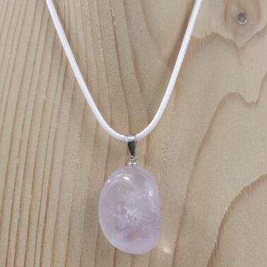 Collier en Améthyste claire naturelle avec cordon blanc – Qualité A+
