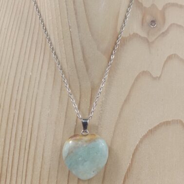 Collier cœur en Amazonite multicolore naturelle avec chaîne argentée – Qualité A