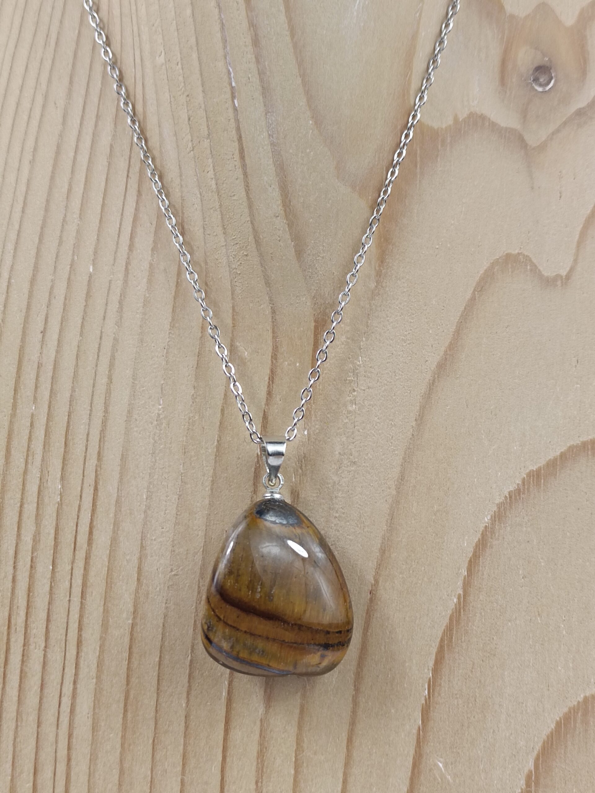 Collier pierre roulée Œil de Tigre naturel avec chaîne argentée – Qualité A
