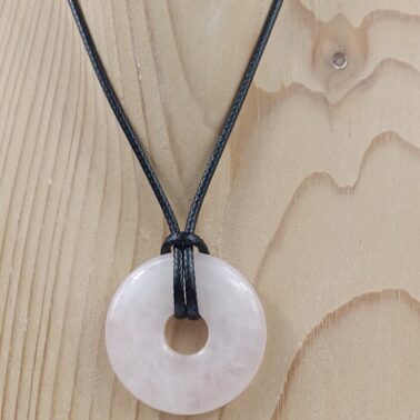 Collier pierre naturelle donut quartz rose qualité A provenance du Brésil