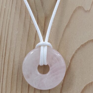Collier pierre naturelle donut quartz rose qualité A provenance du Brésil