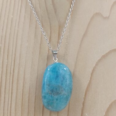 Collier en Apatite Bleue naturelle roulée avec chaîne argentée – Qualité A