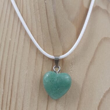 Collier pierre naturelle en forme de cœur en Aventurine verte