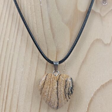 Collier cœur en Jaspe Paysage naturel avec cordon noir – Qualité A