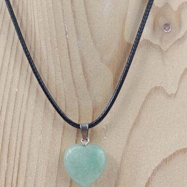 Collier Cœur Aventurine Verte naturelle avec cordon noir – Qualité A
