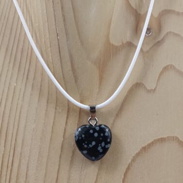Collier cœur en pierre naturelle Obsidienne flocon de neige qualité A