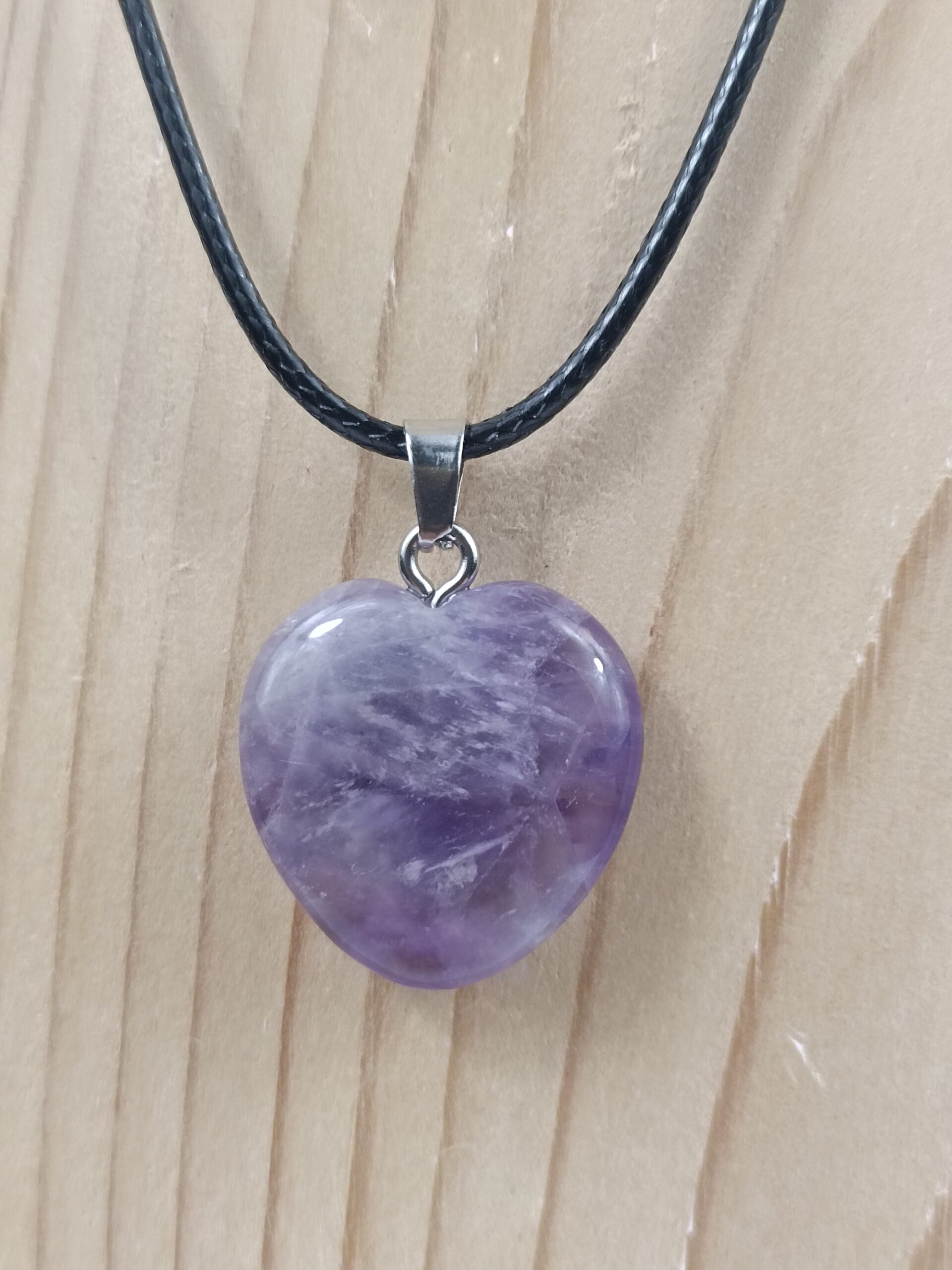 Collier pierre naturelle Améthyste en forme de cœur 2x2 cm – Image 2