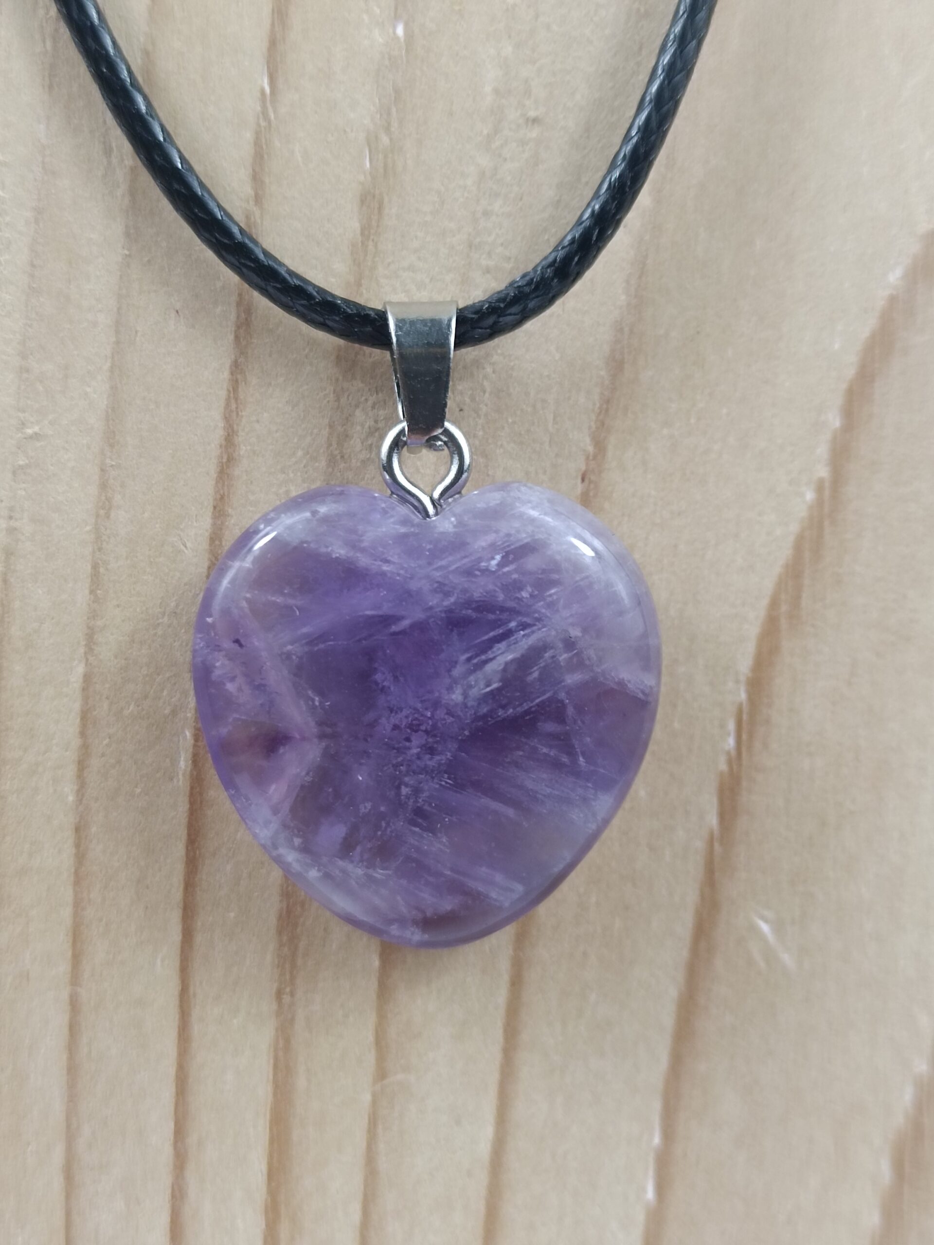 Collier pierre naturelle Améthyste en forme de cœur 2x2 cm – Image 3