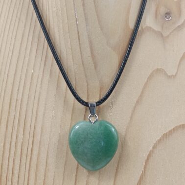 Collier pierre naturelle en forme de cœur en Aventurine verte