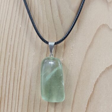 Collier pierre roulée Fluorine belle qualité A+