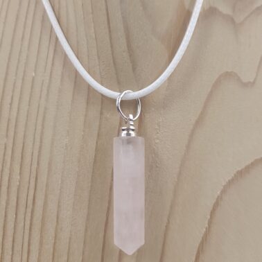 Collier pendentif pointe en pierre naturelle Quartz Rose qualité A