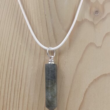 Collier pendentif pointe en Labradorite qualité A