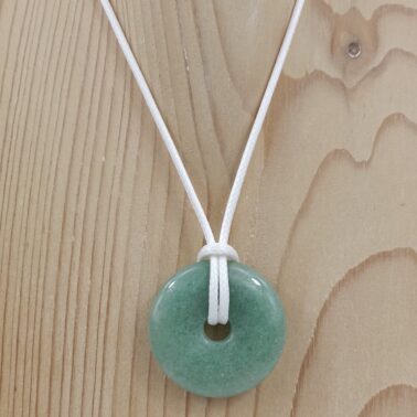 Collier Donut en Aventurine verte naturelle avec cordon noir – Qualité A