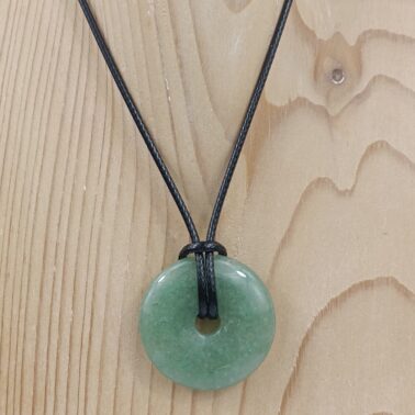 Collier Donut en Aventurine verte naturelle avec cordon noir – Pierre du Brésil