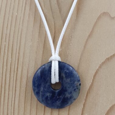 Collier Donut en Sodalite naturelle avec cordon blanc – Qualité A