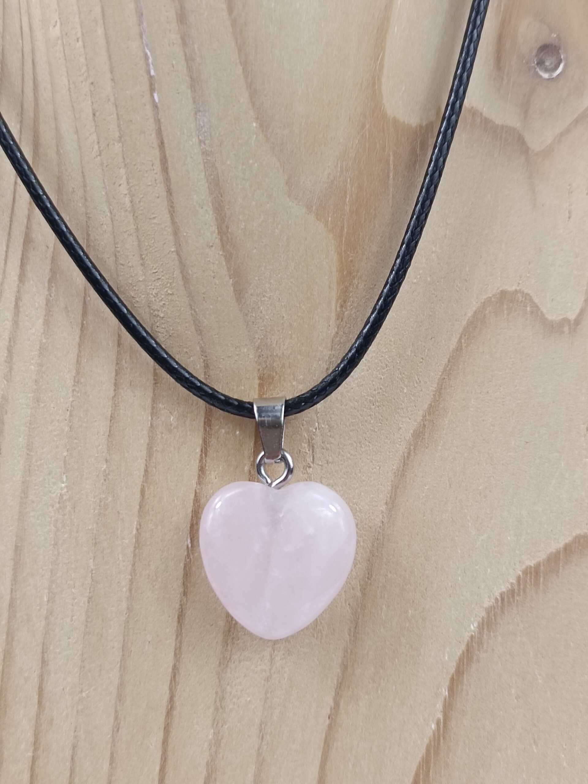 Collier pierre naturelle cœur 1.5 x 1.5 cm Quartz rose