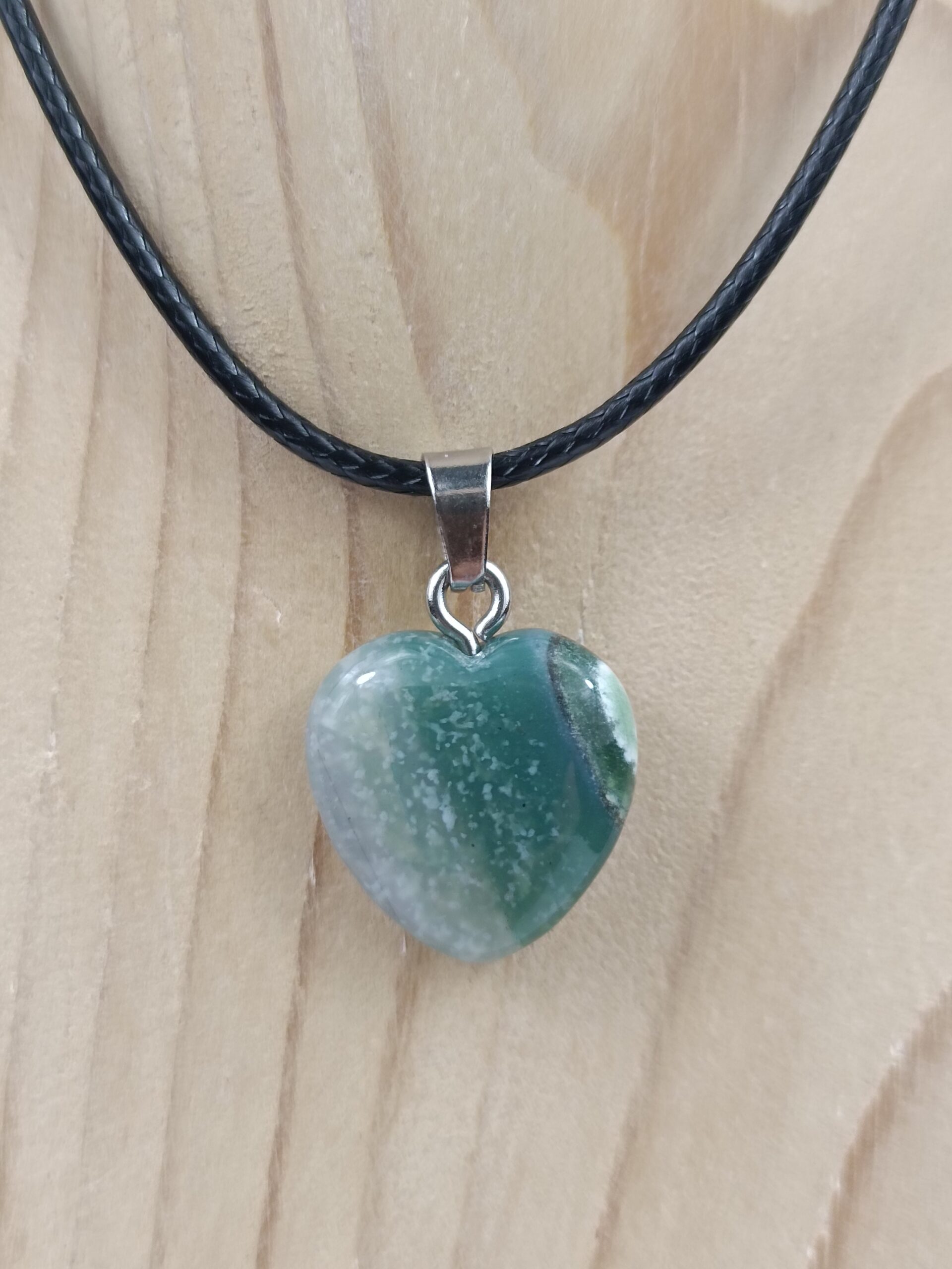 Collier pierre Agate mousse en forme de cœur 1.5 x 1.5 cm – Image 2