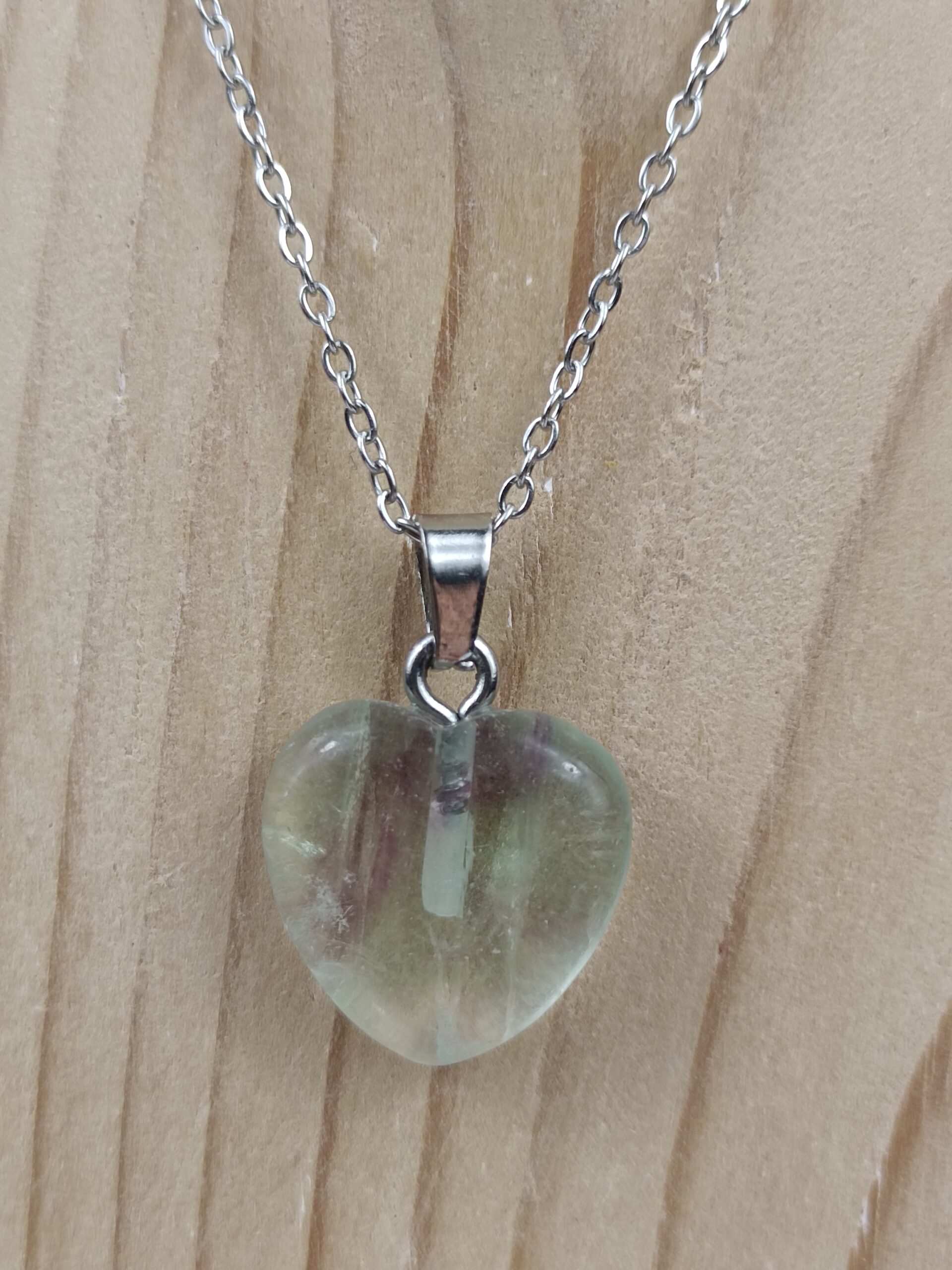 Collier pierre naturelle cœur en fluorine multicolore – Image 3