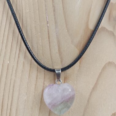 Collier pierre naturelle cœur en fluorine multicolore