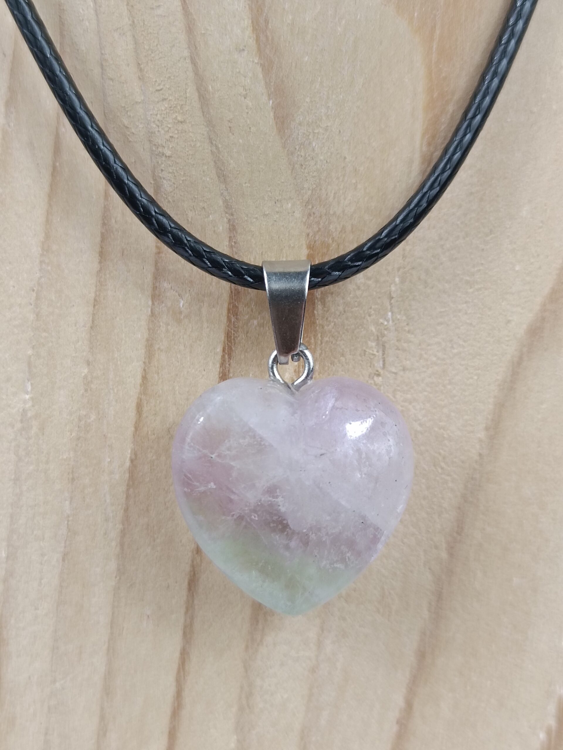 Collier pierre naturelle cœur en fluorine multicolore – Image 3