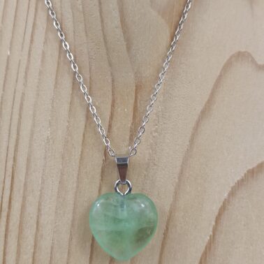 Collier pierre naturelle cœur fluorine verte