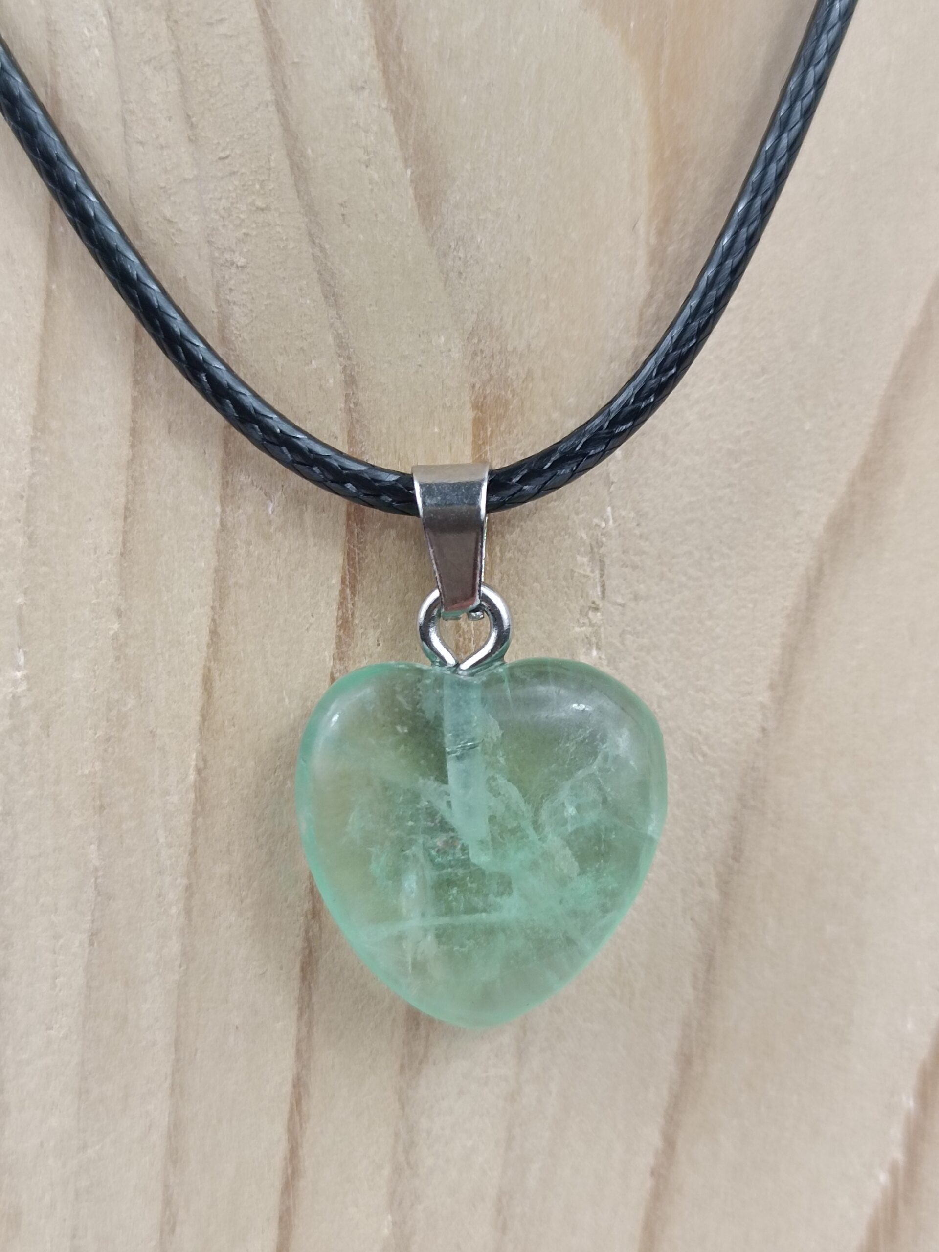 Collier pierre naturelle cœur fluorine verte – Image 2