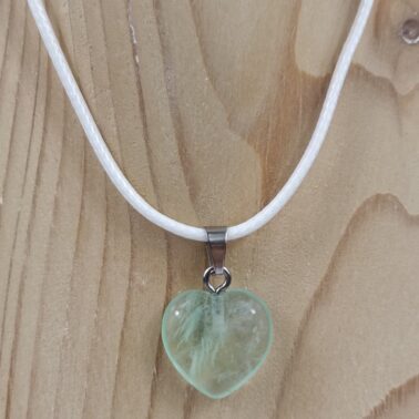 Collier pierre naturelle cœur fluorine verte