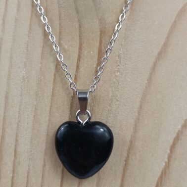 Collier cœur en Obsidienne noire naturelle avec chaîne argentée – Qualité A