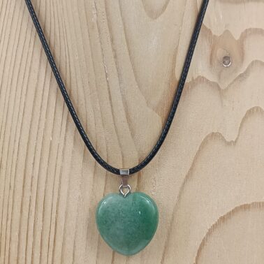 Collier pierre naturelle en forme de cœur en Aventurine verte