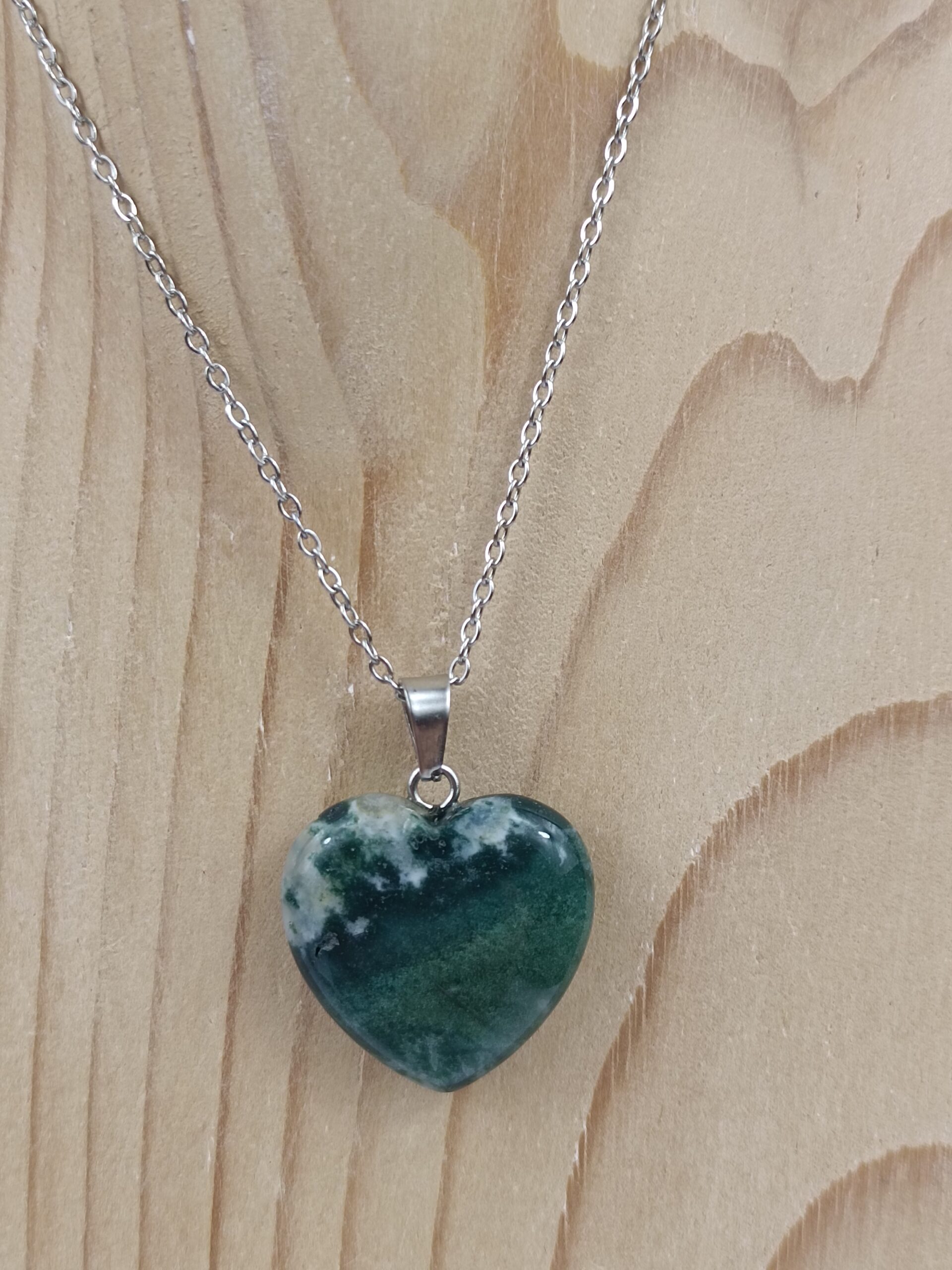 Collier pierre naturelle Agate mousse en forme de cœur