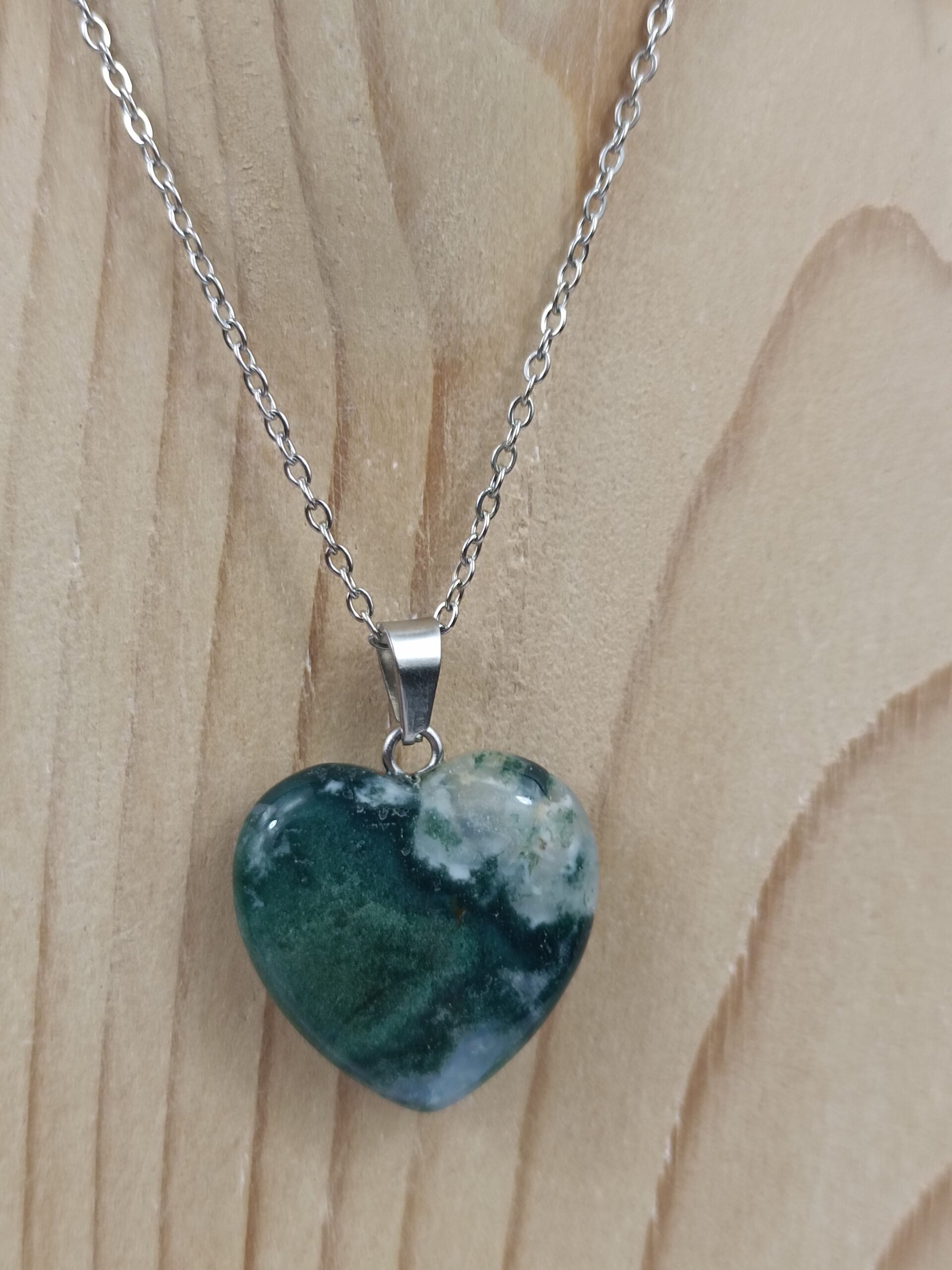 Collier pierre naturelle Agate mousse en forme de cœur – Image 3