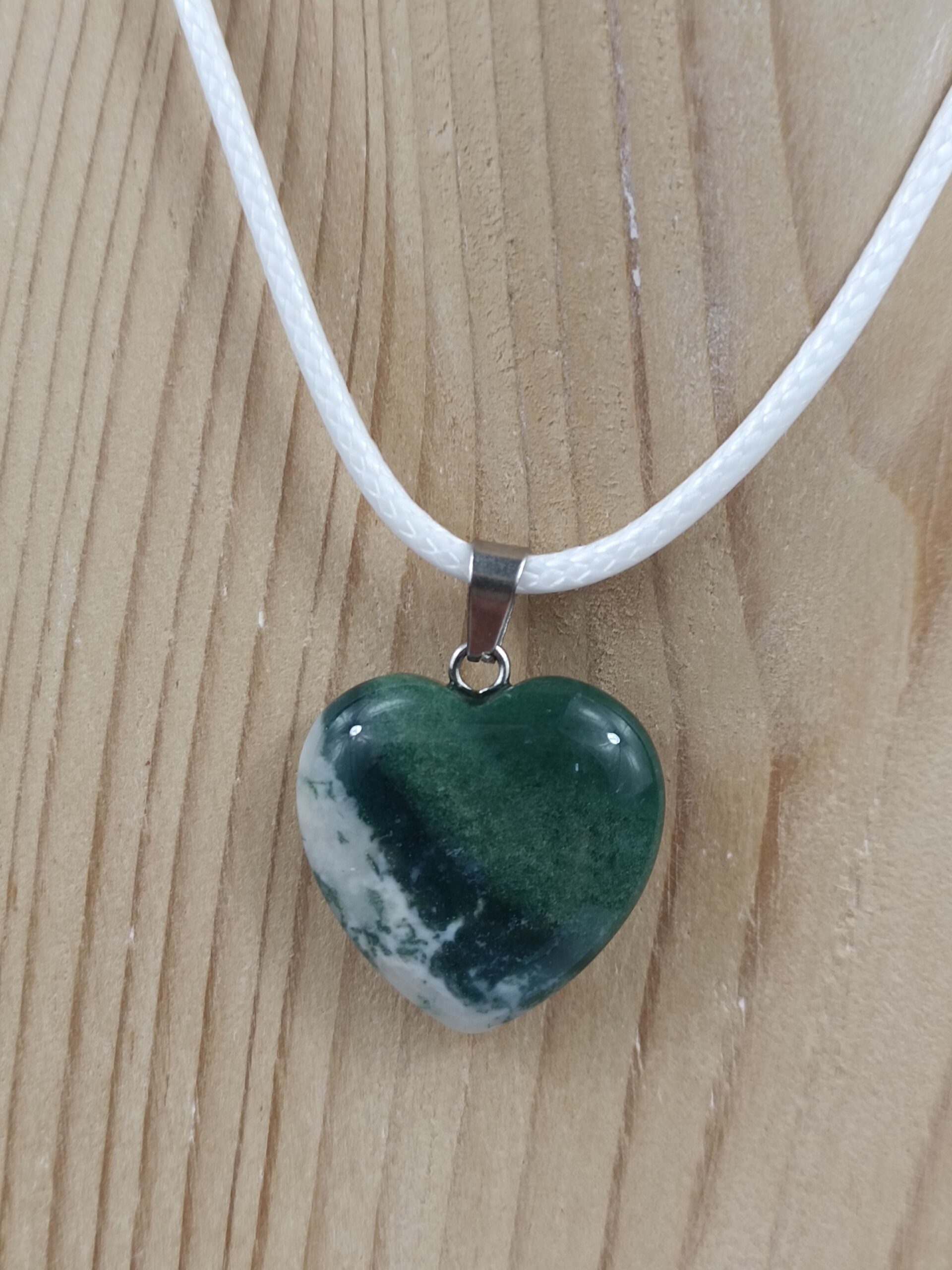 Collier pierre naturelle Agate mousse en forme de cœur – Image 3