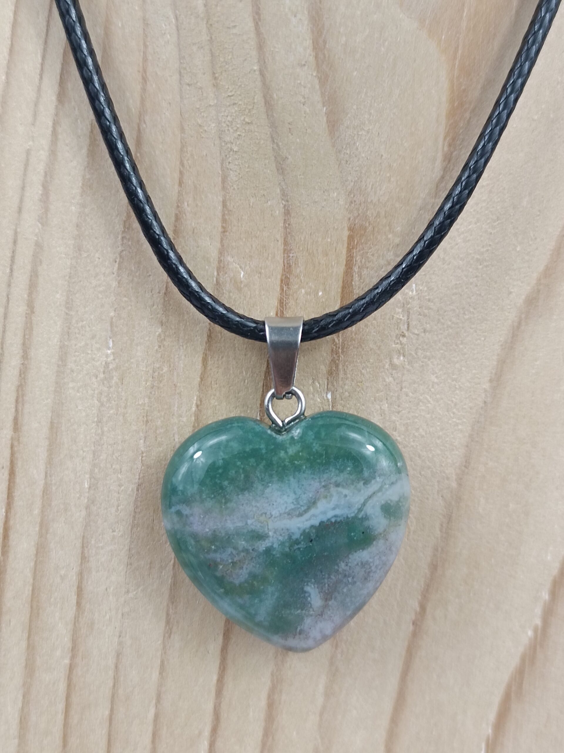 Collier pierre naturelle Agate mousse en forme de cœur – Image 3