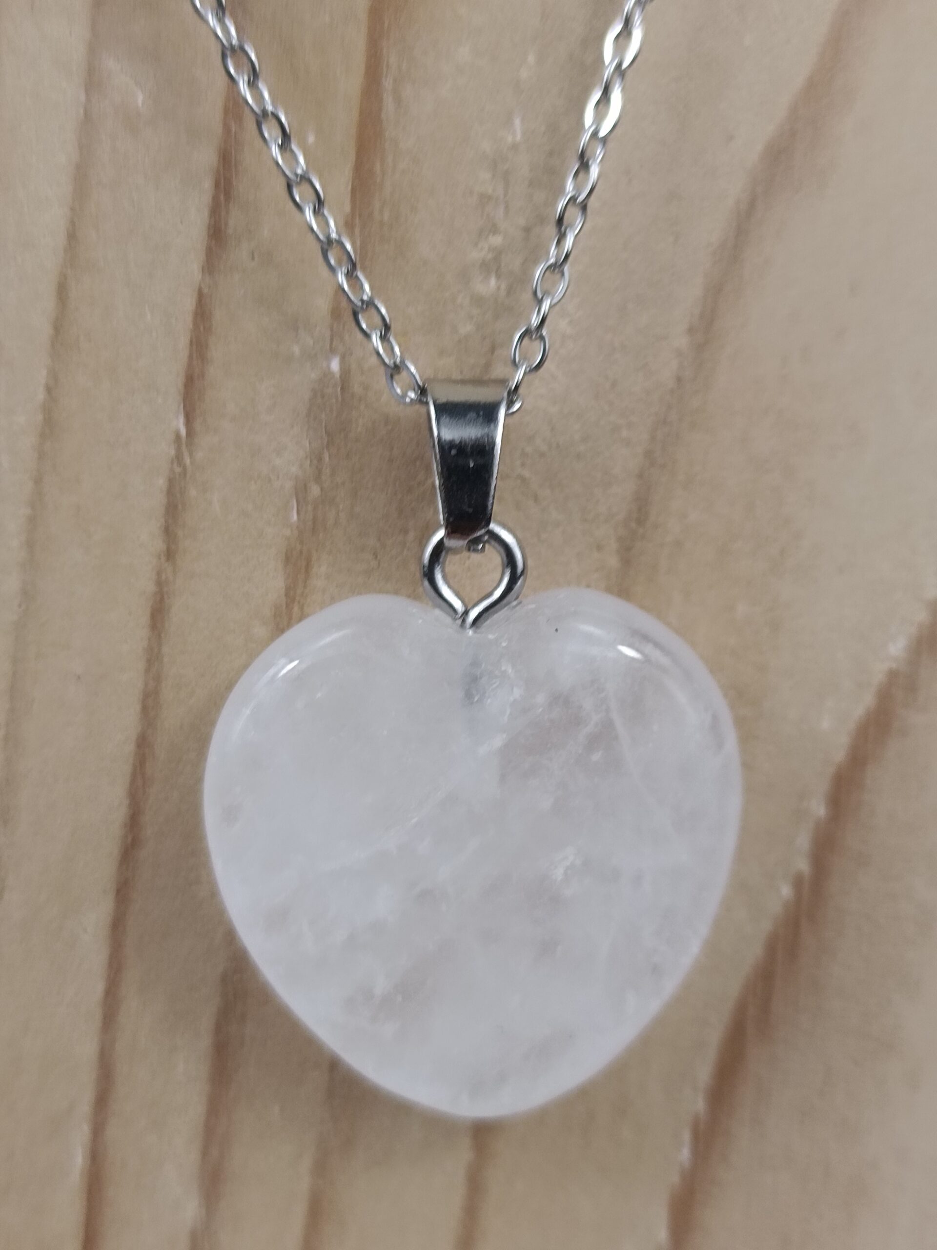 Collier Cristal de Roche en forme de cœur – Image 2