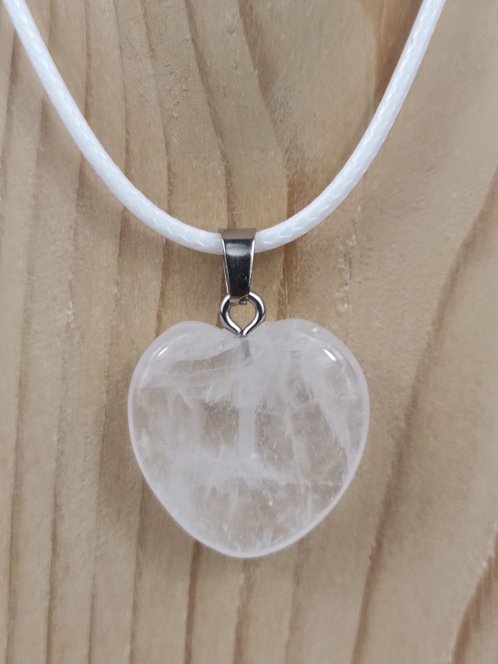 Collier Cristal de Roche en forme de cœur – Image 2