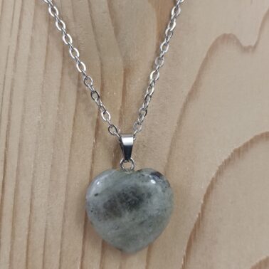Collier en forme de cœur pierre naturelle Labradorite
