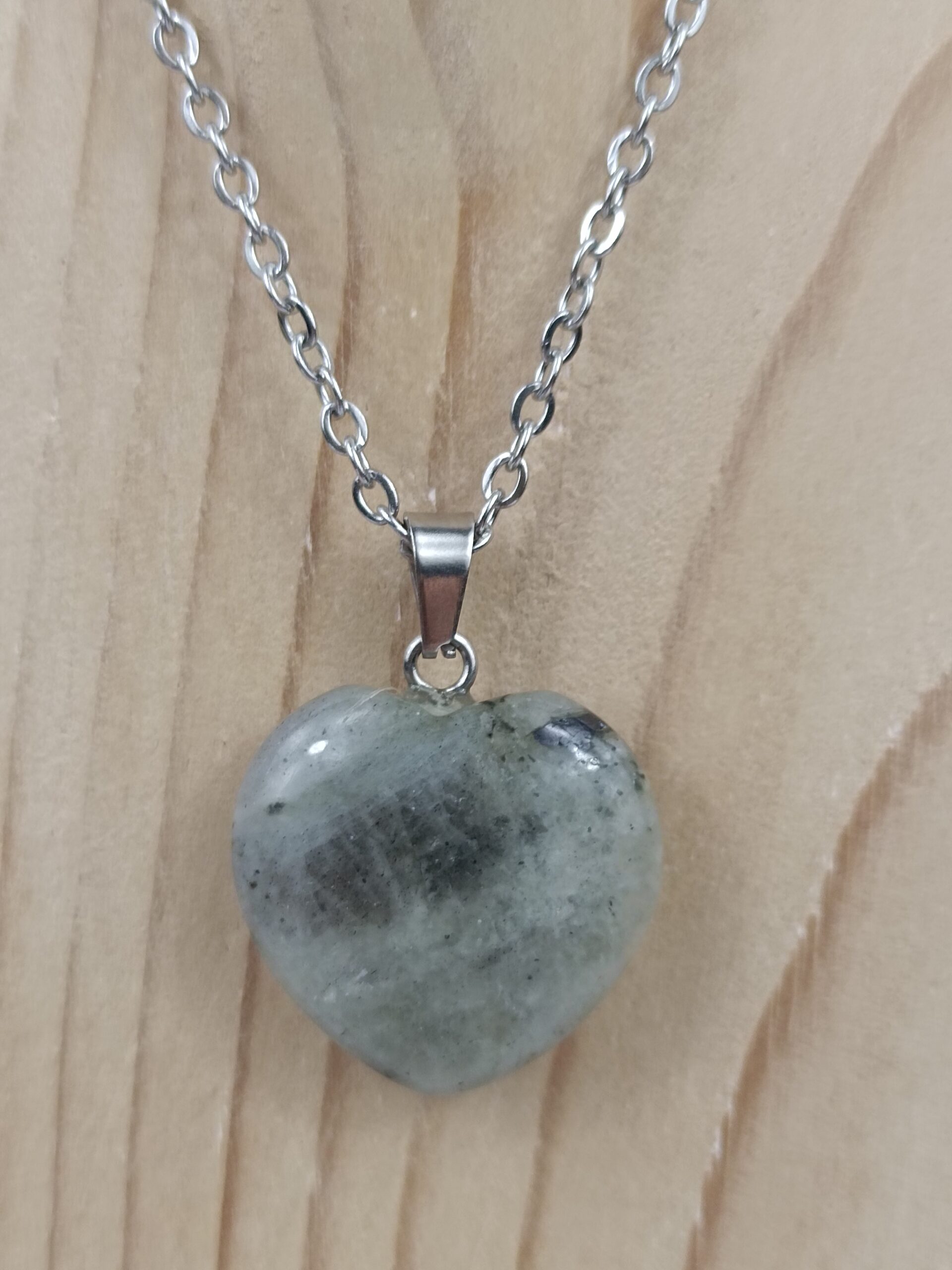 Collier en forme de cœur pierre naturelle Labradorite – Image 2
