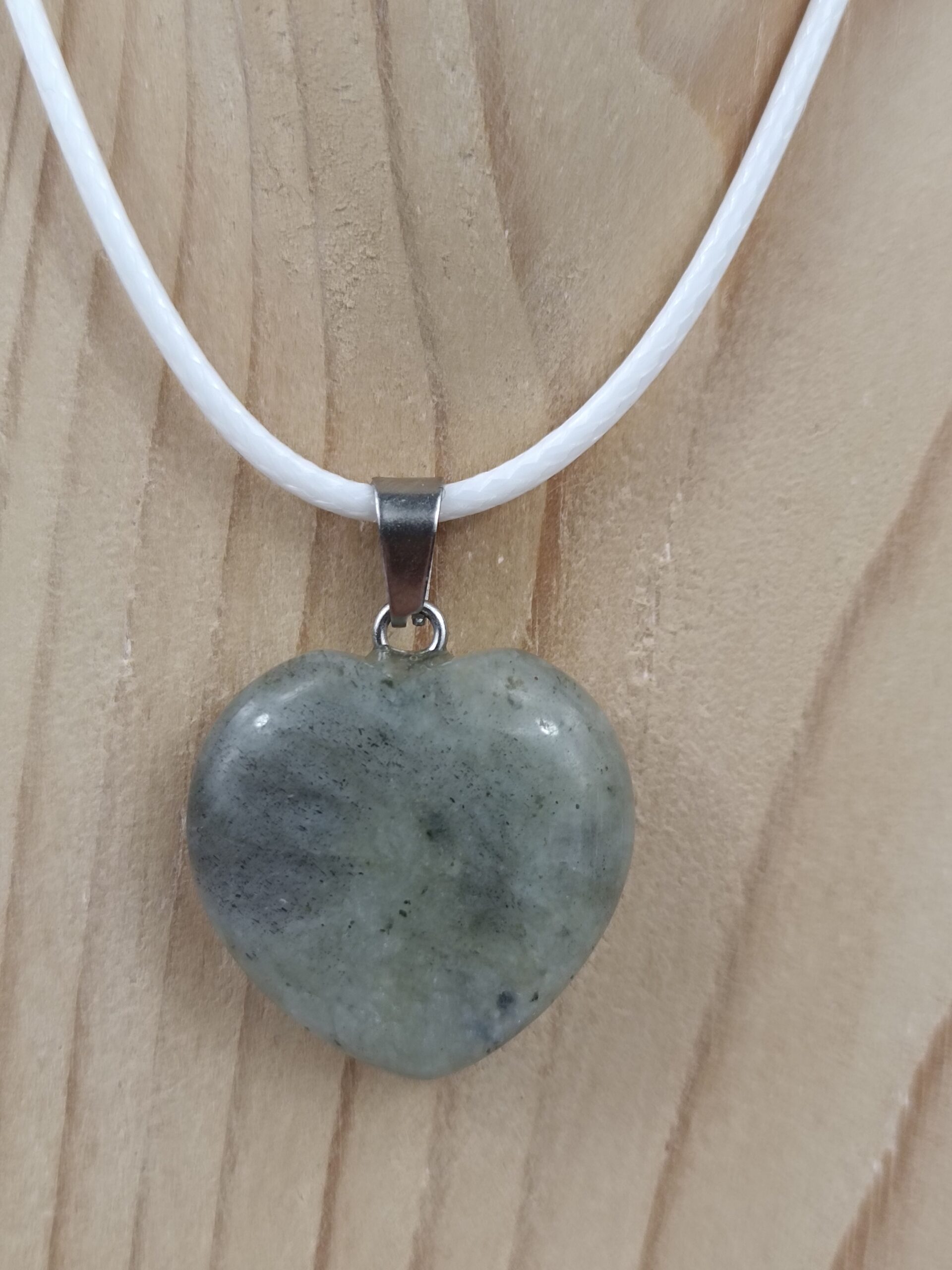 Collier en forme de cœur pierre naturelle Labradorite – Image 3
