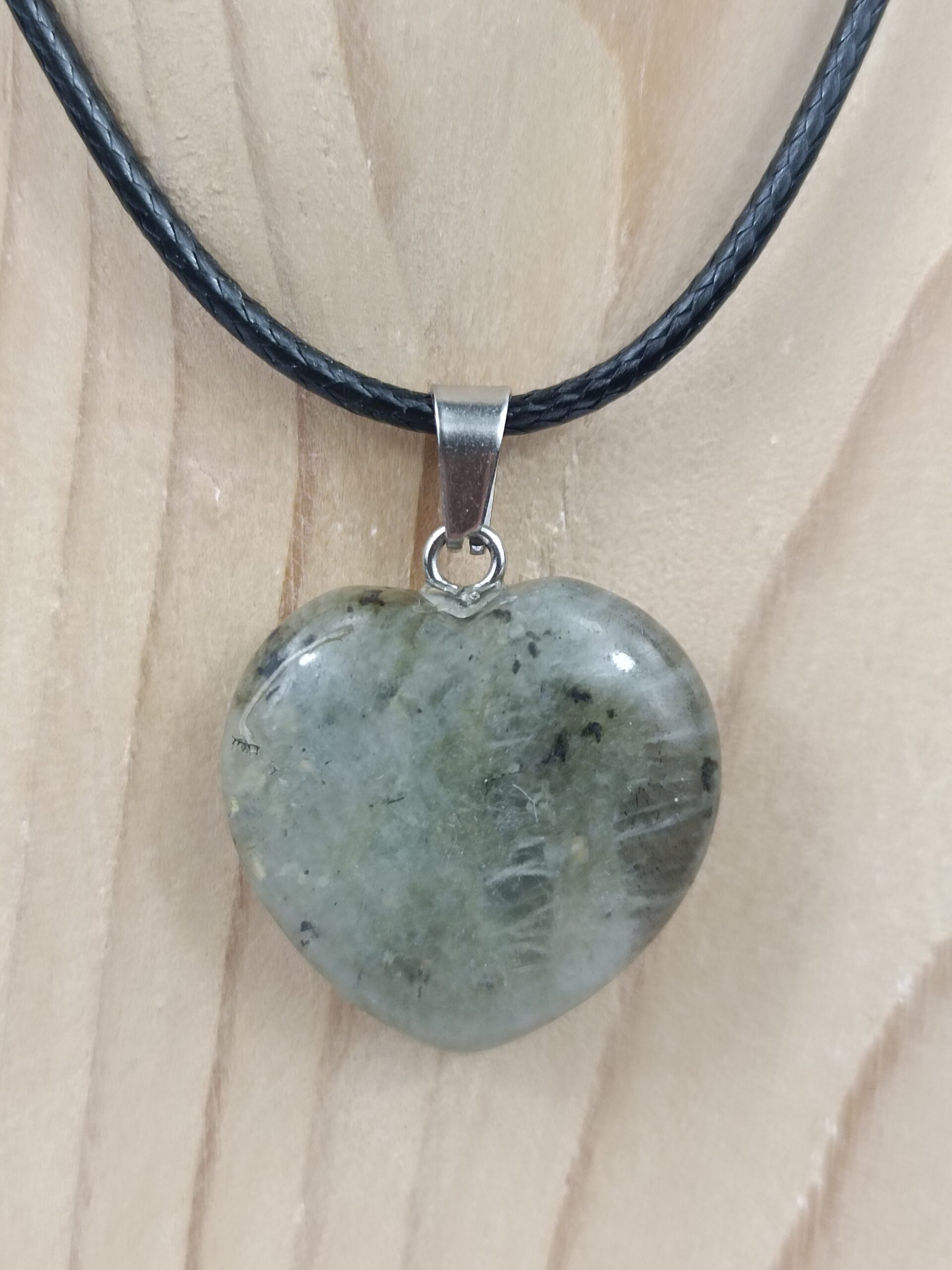 Collier en forme de cœur pierre naturelle Labradorite – Image 2