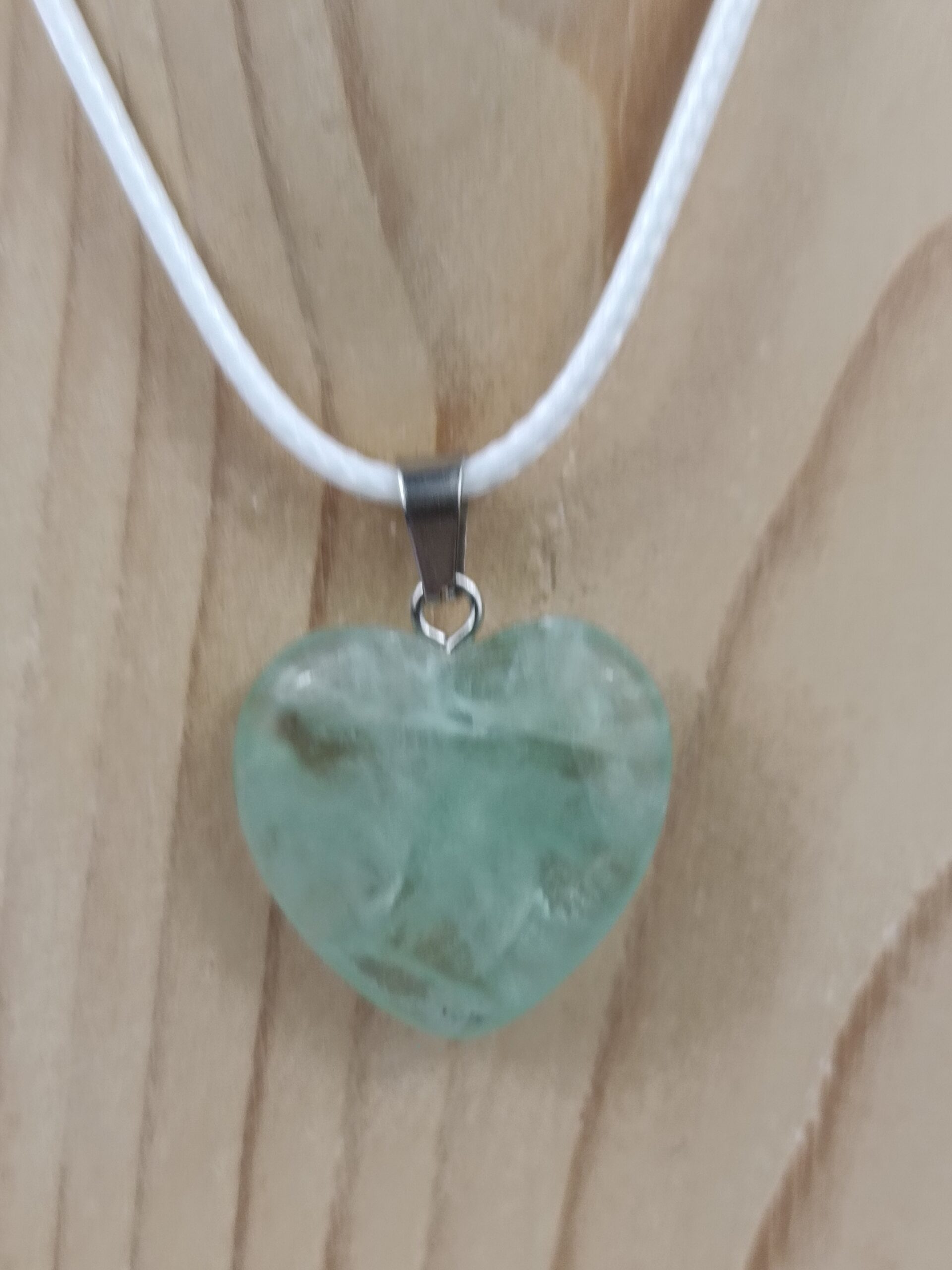 Collier pierre naturelle cœur fluorine verte – Image 2