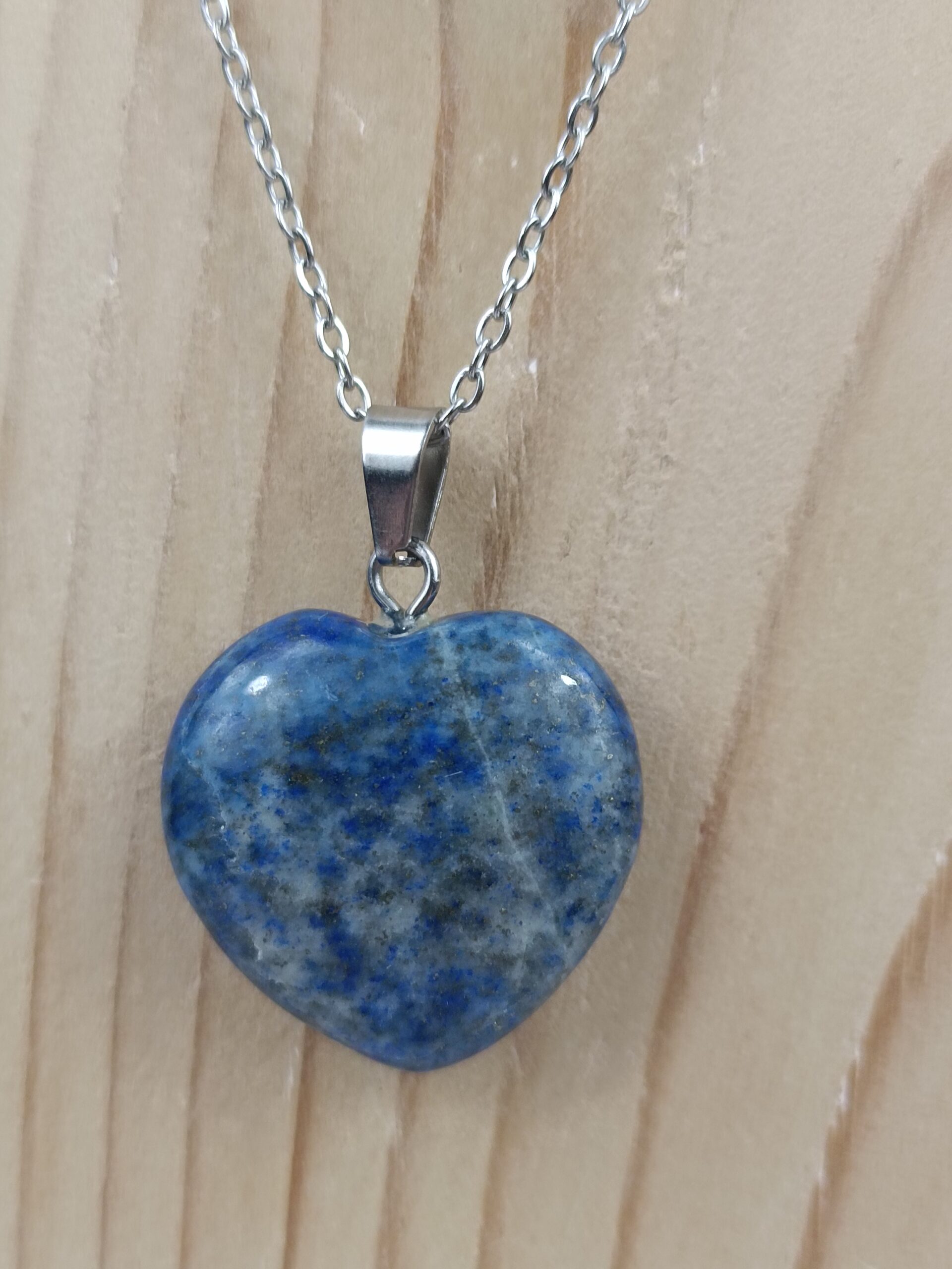 Collier cœur en lapis lazuli pierre naturelle, provenant d'Afghanistan – Image 3